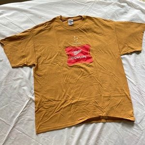 Miller High Life T shirt Men’s XL color gold
